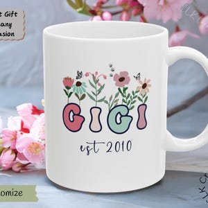 Personalisierte Gigi Blumentasse: Retro Oma Kaffeetasse