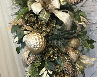 Hortensie Weihnachten Swag in Grün und Gold: Urlaub Teardrop Decor