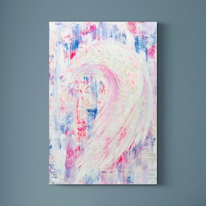 Cuadro acrílico pintado a mano – Alas de ángel | Pintura texturizada sobre lienzo | Rosa, blanco y azul | Arte mural espiritual / Pieza original y única