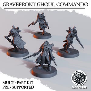 Könnte beinhalten: Gezeigt werden vier graue Gravefront Ghoul Commando Miniaturen. Jede Figur ist auf einem kreisförmigen Sockel positioniert und mit Waffen bewaffnet. Der Text "GRAVEFRONT GHOUL COMMANDO" und "MULTI-PART KIT PRE-SUPPORTED" sind sichtbar.