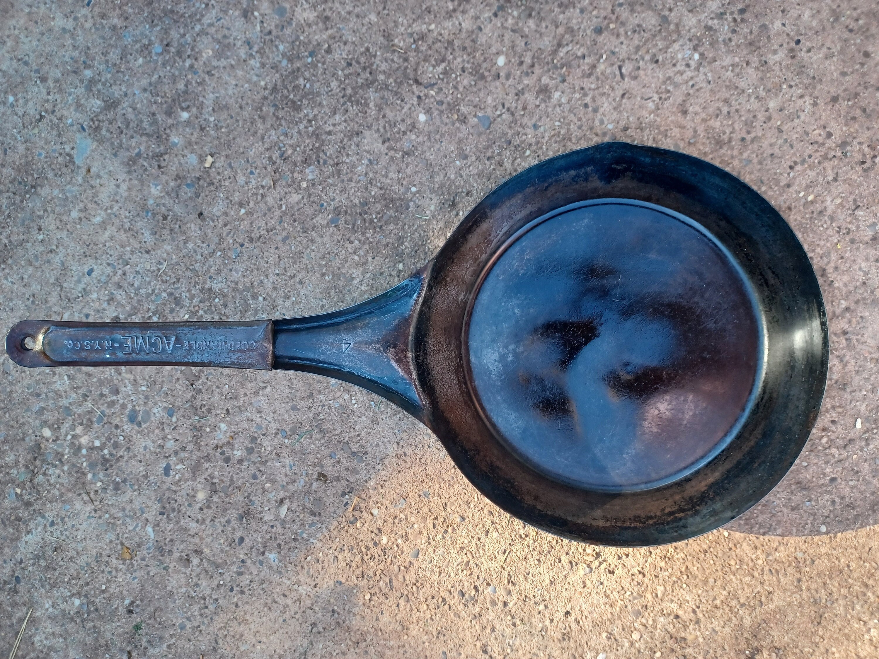 WTS - - Small Acme Cold Handle Skillet