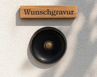 Personalisiertes Klingelschild aus Eiche – individuelles Holzschild mit Lasergravur