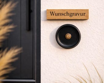 Personalisiertes Klingelschild aus Eiche – individuelles Holzschild mit Lasergravur