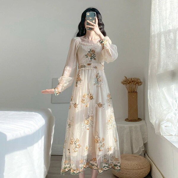 Petal Hem Wired Collar Dress