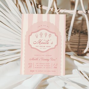 Puede incluir: Invitaci&oacute;n a rayas rosa y blancas con un logotipo rosa de tienda de helados para una fiesta de cumplea&ntilde;os. El logotipo dice "Madie's Ice Cream Shop Est 2022" y tiene un dibujo de conos de helado. El texto dice "Join us at Madie's Turning Two! Ice Cream Shop 7 Willow Avenue Newport, RI 12345 Aug 15 1-3 PM RSVP to Sarah 123.456.7890"