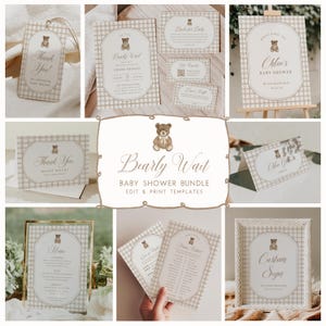Pode incluir: Um conjunto de papelaria para chá de bebê com padrão xadrez bege e branco e uma ilustração de um ursinho de pelúcia marrom. O conjunto inclui convites, etiquetas de agradecimento, menus e placas com textos como Bearly Wait e Baby Shower.
