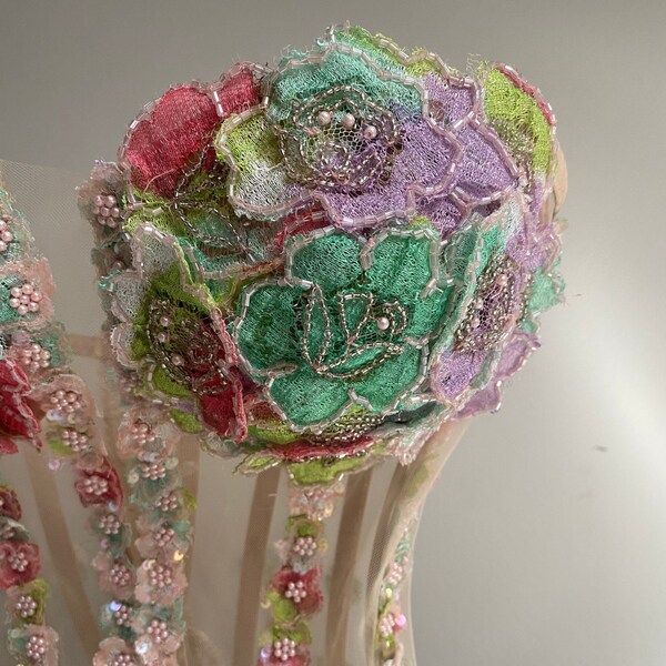 Corset fait main avec des fleurs