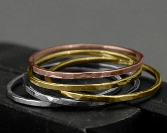 5pc 1mm Square Hammered 9K Gold Bands - Anillos de boda elegantes - Joyas nupciales apilables - Hecho a mano - Tamaños personalizables y colores dorados