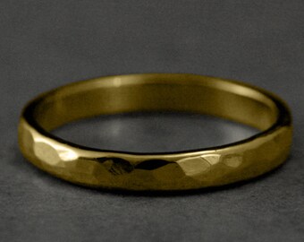 Anillo medio redondo martillado de oro macizo de 2,5 mm - Banda delicada minimalista - Banda de boda de oro - Anillo de boda martillado rústico, Anillo de oro hecho a mano