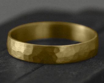 4mm gehämmerter halbrunder mattierter Ring, gehämmertes Band, Gold Ehering, rustikaler Gold Ehering, gehämmerter Ring, handgefertigt