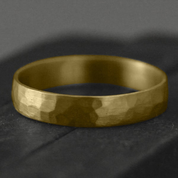 4mm gehämmerter halbrunder mattierter Ring, gehämmertes Band, Gold Ehering, rustikaler Gold Ehering, gehämmerter Ring, handgefertigt