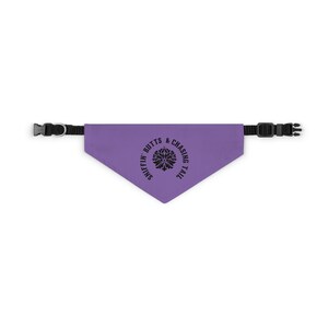 Sniffin&#39; Butts & Chasin&#39; Tail Bandana Dog Collar