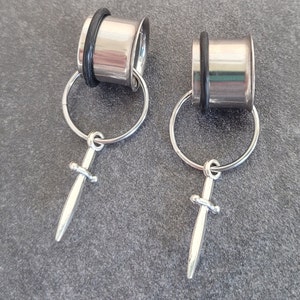 Clicker Hoop Dangle Gauges Tunnels 4g - 1 inch Dagger Knife Sword Plug Hoop Gauges Stretched Ears Earrings silver goth punk hanger unique
