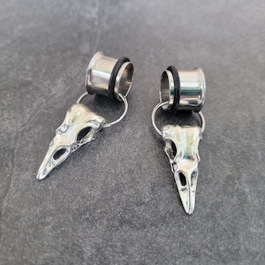 Gauges Dangle Charm Hoop Earrings Tunnels Bird Raven Skull Plug Removable Charm Goth Hangers Viking jewelry for stretched lobes gauged ear