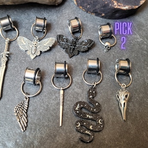 00g Pick 2 Hoop Gauges Tunnel Ear Plug Dangle Earring hanger goth punk skull moth sword 10mm Halloween steel spooky black silver jewelry