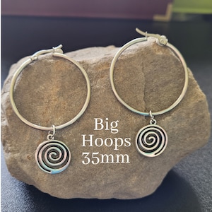 Paire de grosses boucles d'oreilles gothiques tourbillonnantes en argent, witchy, alt grunge, punk, bijoux pendants gothiques en acier, oreille percée bohème hippie charme bouclés spirale grande