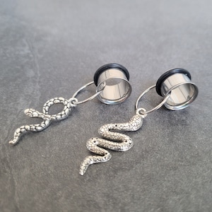 Snake Mismatched Plug Hoop Gauges Tunnels Ear Earrings dangle 4g 2g 0g 00g 7/16 1/2 9/16 5/8 3/4 7/8 1 inch silver hanger punk grunge goth