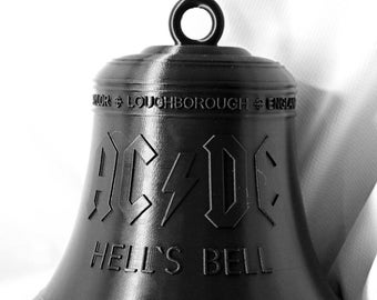 Cloche acdc hell's bell 18,5 cm de hauteur