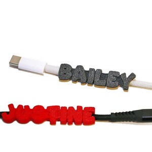Personalized cable clips, set of 2, for phone chargers; a practical accessory for easily identifying and organizing your cables.