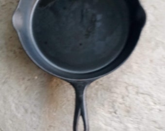 Griswold #8 Cast Iron skillet