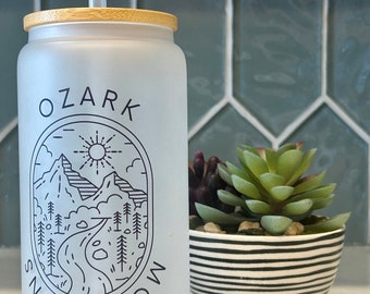 Vaso de Ozarks / Vidrio esmerilado de 16 oz / Tapa de bambú y pajita / Lata de vidrio / Vaso de las montañas Ozark