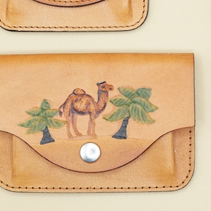 Kinder Portemonnaie Brustbeutel aus Leder – Dromedar Kamel – Geschenk für Junge Mädchen  –  Einschulung Geburtstag Mitbringsel