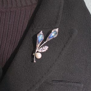Blue Lily Brooch: Zircon Leaf Bouquet Pin