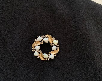 Gold Farbe Perlen Kristall Pin Bogen Hund Fan Hut Blumen Baum Kreuz Vintage Geometrische Runde Brosche für Frauen Accessoires