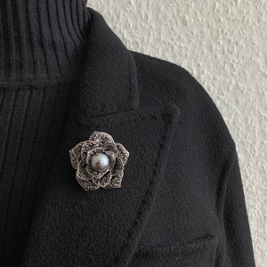 Schwarze Rose Blumen Perlenbrosche für Damen Herren Schmuck Mode Abzeichen Clips Hochzeit Broschen Pins Bild 3