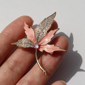 Elegante Ahornblatt Brosche Blatt Pink Blatt Pins Schmuck Geschenk unisex selten finden Brosche Weihnachtsgeschenk