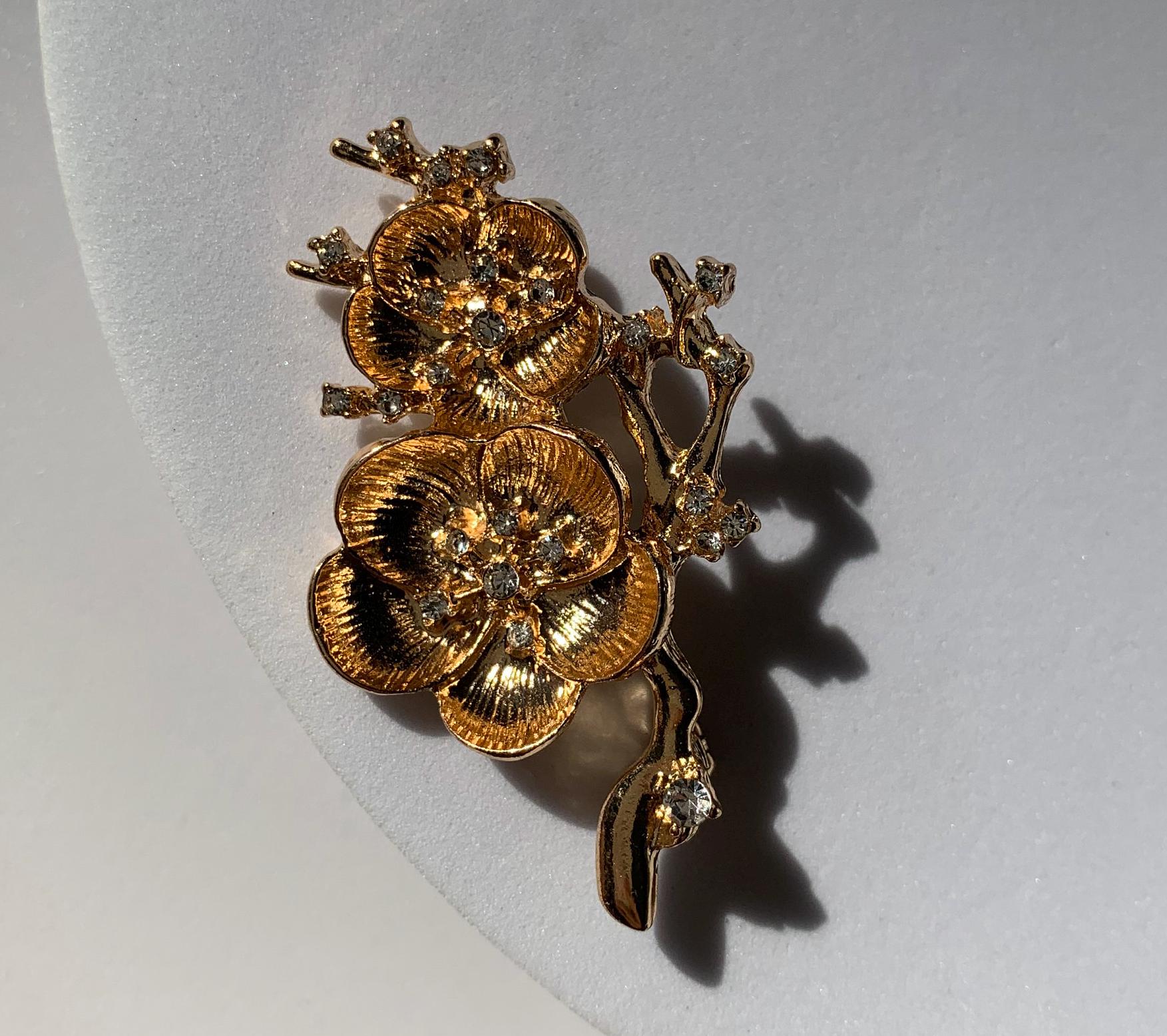 Broche Épingle Argentée Fleurs De Pruniers 25mm - Pochette Cadeau
