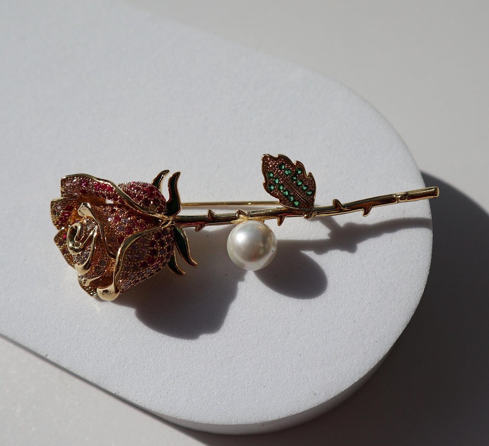 Rose & Butterfly Brooch Pins - Fashion Pearl Decorative Pins For Women's Wedding & Party Wear