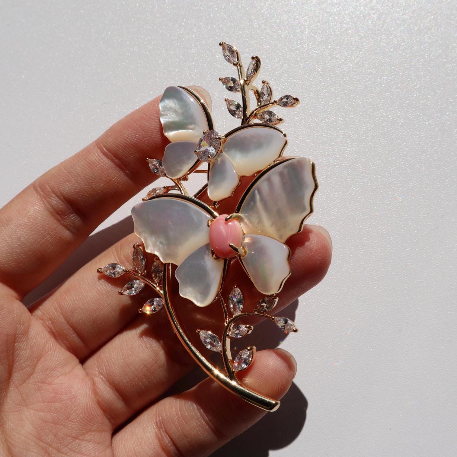 grossiste Broche, cravate Ruban femme, strass EMMIE