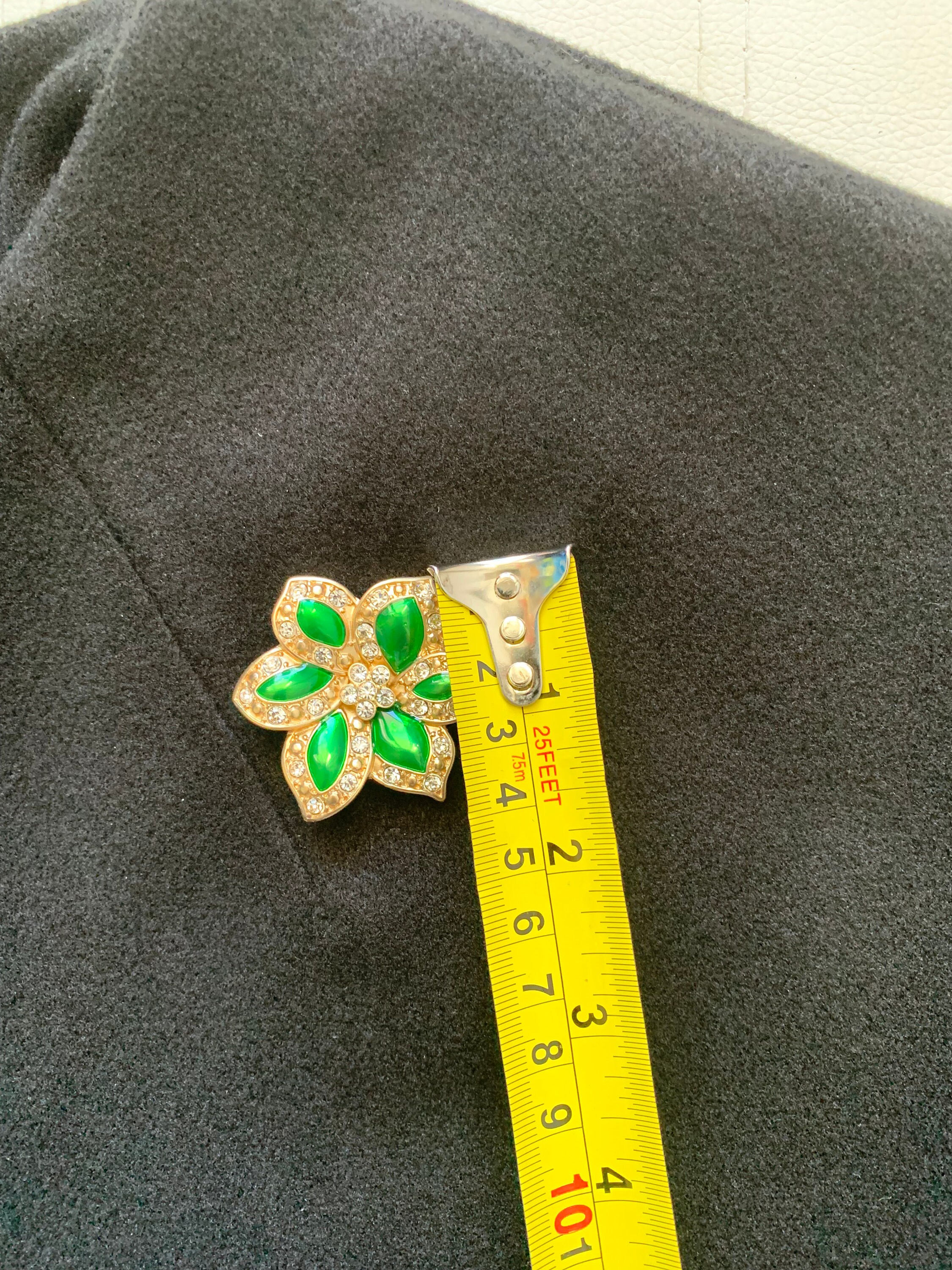 Broche Fleurs Et Feuilles En Métal Doré - Parfait état, Neuve Sans Emballage