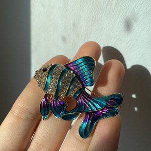 Tropische Fische Schwimmen Fisch Broschen Für Frauen Männer 2-farbige Sea Animal Party Büro Brosche Pin Geschenke Bild 2