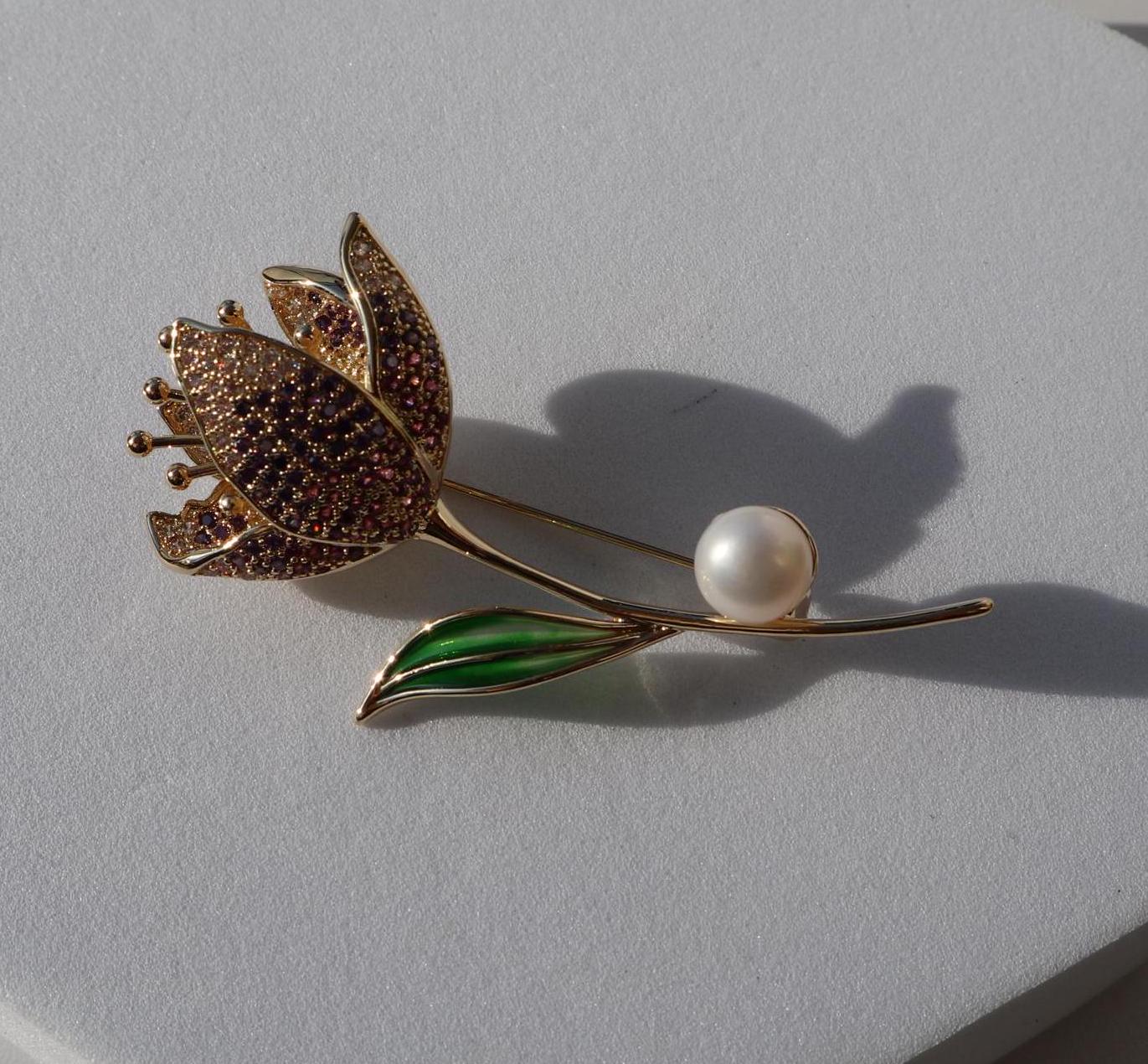 Petite Broche Byzantine En Laiton Vieilli - Strass Mauves Et Violets - Diamètre 25 Mm - Occasion