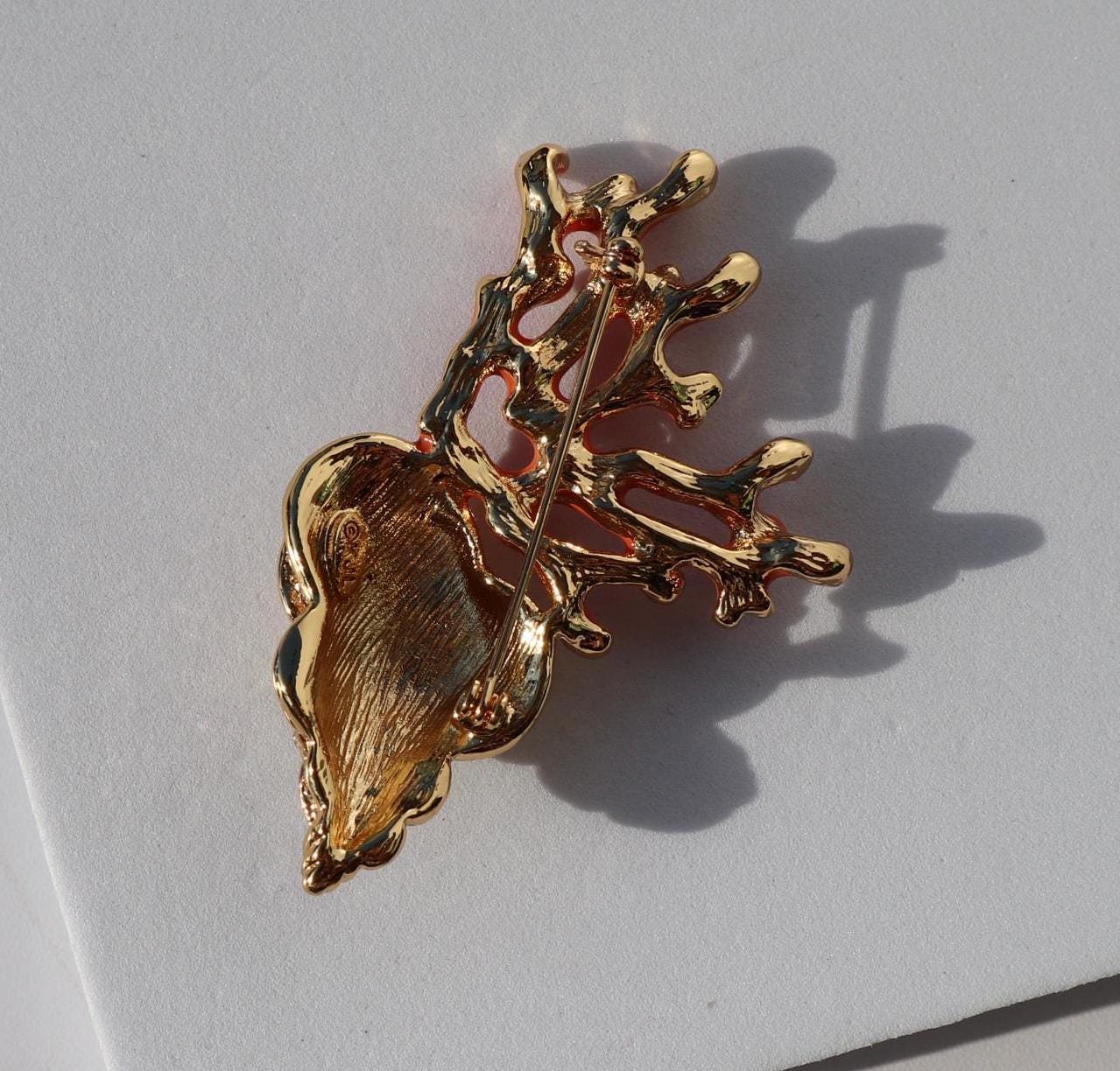 Elegant Gold and Coral Brooch 93446a.jpg main image 2