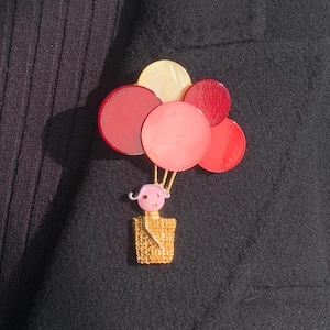 Heißluftballon roter Ballon Pin Broschen finden einfache Accessoires Brosche Hochzeiten Party Geburtstag Weihnachtsgeschenk Bürokleidung Lehrer
