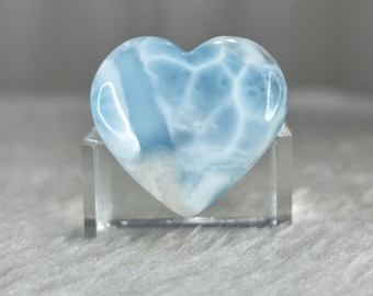 Piedra de palma en forma de corazón de larimar de 8 g, cristal azul cielo pulido translúcido, gema dominicana