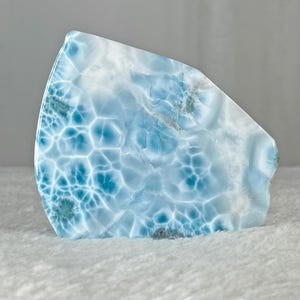 AAA + Larimar Scheibe 196g, polierter meerblauer und weißer Dominikaner Edelstein mit Muster, Kristallscheibe,