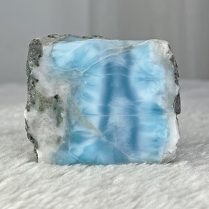 Blauer Larimarstein 187g, halbpolierte Mineralprobe aus der Dominikanischen Republik, seltene Kristalle,