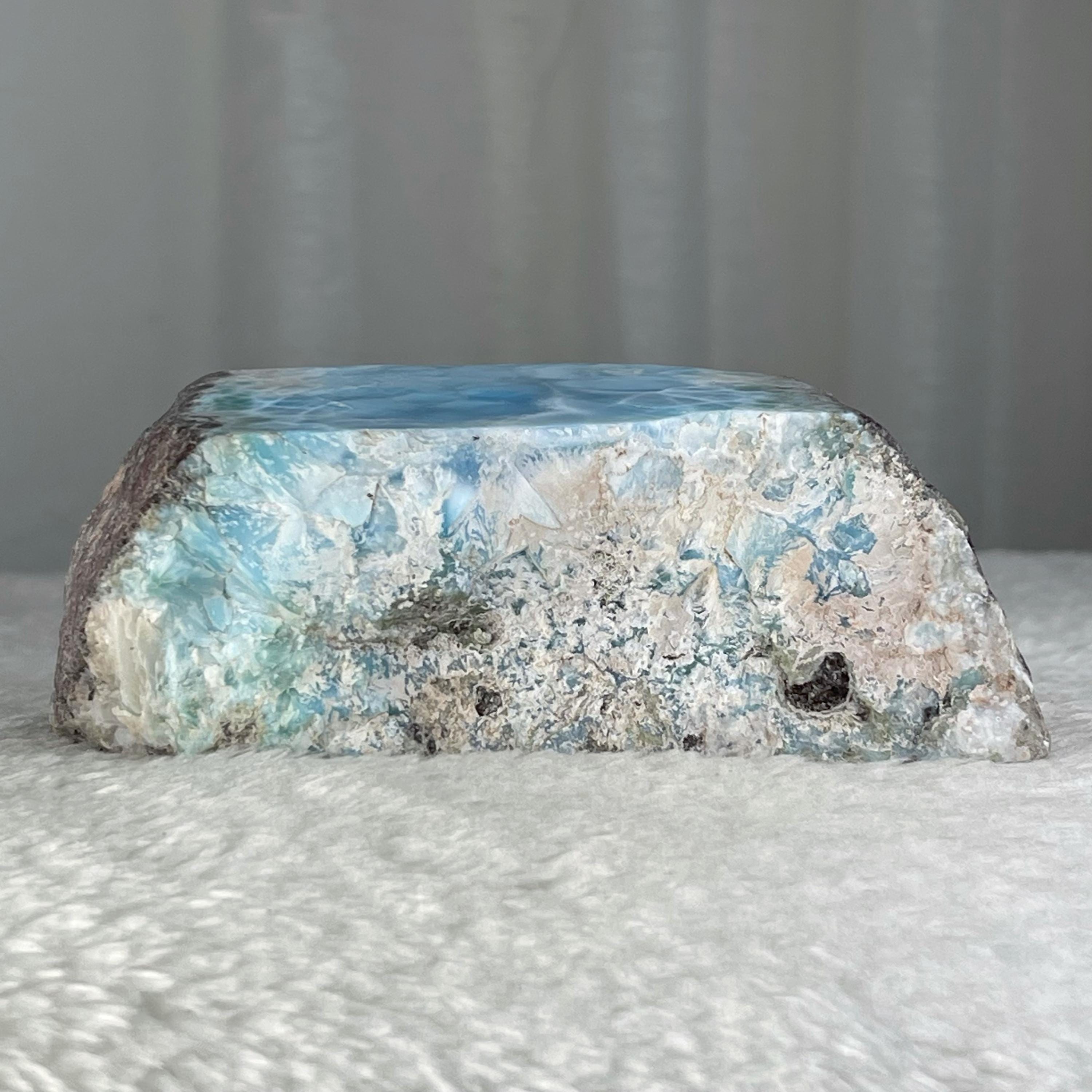 larimarさん Large Larimar Raw Stone 877g, AAA Semi-polished Blue Dominican
