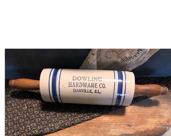 Rolo de massa de cerâmica listrado azul da Antique Dowling Hardware Co., Danville, IL