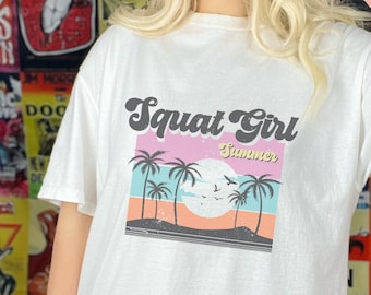 Squat Girl Summer Tshirt, Retro Tshirt, Pump Cover, Oversized Tshirt, Fitness Gift, Gym Lover Gift, Crossfitter Gift, Weightlifting Gift