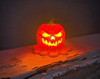 3D Printed Pumpkin Skull Tea Light: Spooky Halloween Decor
