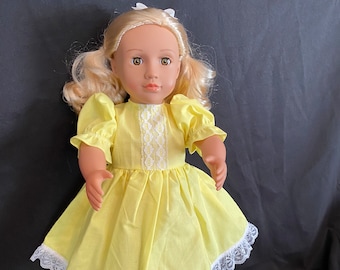 Vestido hecho a mano para muñeca de 18 pulgadas- Algodón amarillo con encaje blanco