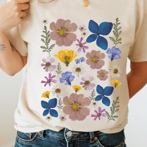 Pressed Flower Shirt Cottage Core Shirt Wild Flower Shirt Forestcore Fairycore Shirt Wildflower Shirt Aesthetic Floral Shirt Cottagecore Tee