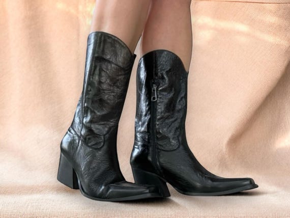 Outstanding Leather Vintage Boots Cowboy Boots Square Toe