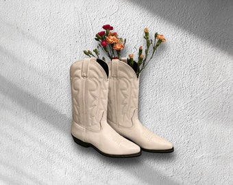 Vittorio Ricci Studio Cowboy Boots 80s Deadstock Jamais porté Cuir Blanc Femme Taille 8,5 M Cowgirl Western Mostro ultra rare TAILLE EU 39