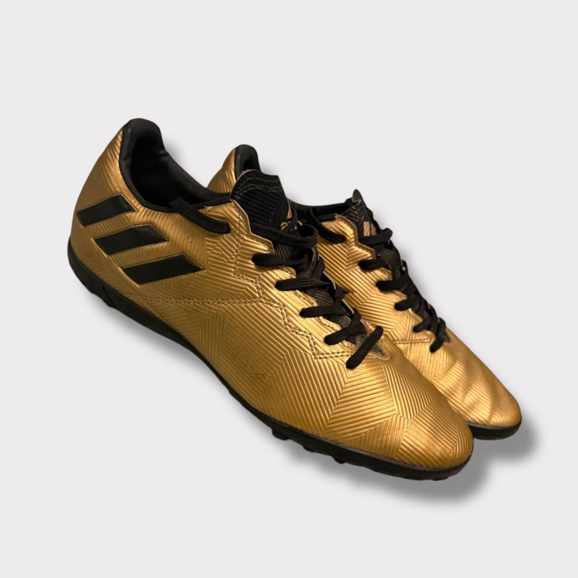 Adidas Messi Scarpe da calcio dorate Scarpe da calcio metallizzate Scarpe da calcio per campi in erba sintetica Rare scarpe Adidas dorate Y2K Archivio
